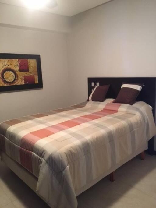 מזטלן Beautiful 3 Bedroom, Fully Furnished, On The Beach מראה חיצוני תמונה